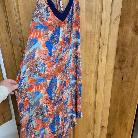 Roxy dress with... pockets! Slit in back by neck (not damaged). - Picture 2 of 7